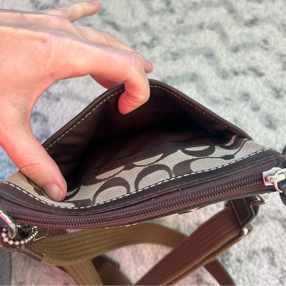 Coach Signature Stripe Swingpack Khaki Brown Leather Crossbody #F06016 - Picture 9 of 16